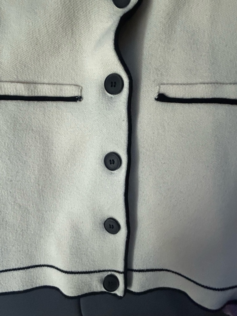 Oak & Fort Cropped Short Sleeved Cream Cardigan with Black Trim  Size S - Picture 8 of 15